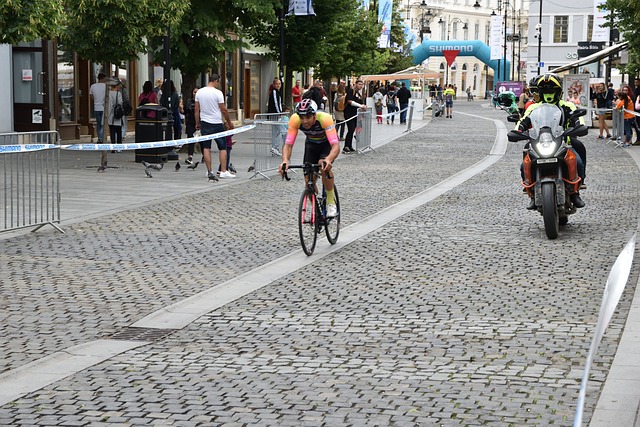 荣韵很快攀 荣韵很快攀